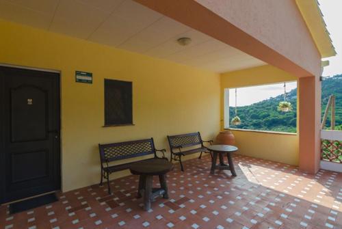 Lloret de Mar Villa Sleeps 14 Pool Wifi