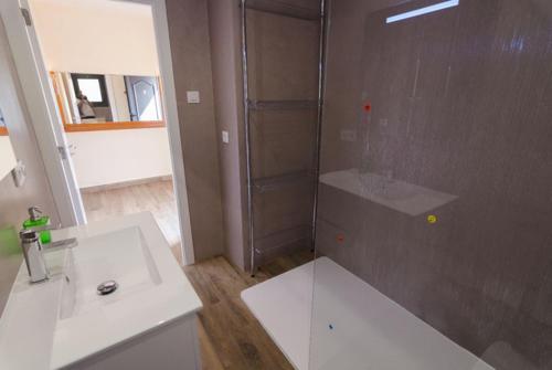 Lloret de Mar Villa Sleeps 14 Pool Wifi