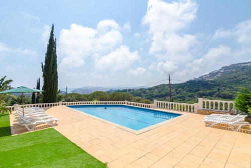 Lloret de Mar Villa Sleeps 14 Pool Wifi