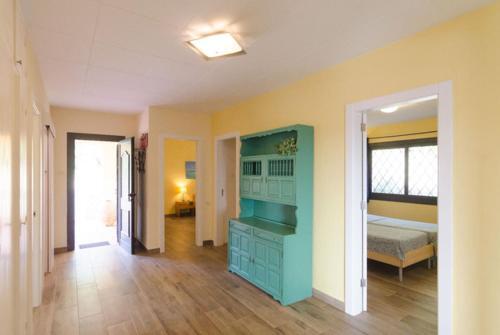 Lloret de Mar Villa Sleeps 14 Pool Wifi