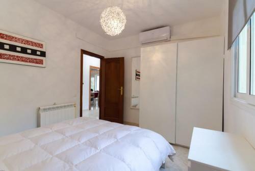 Lloret de Mar Villa Sleeps 6 Pool Air Con Wifi