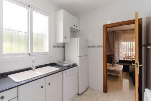 Lloret de Mar Villa Sleeps 6 Pool Air Con Wifi