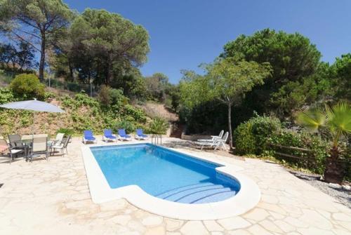 Lloret de Mar Villa Sleeps 6 Pool Air Con Wifi