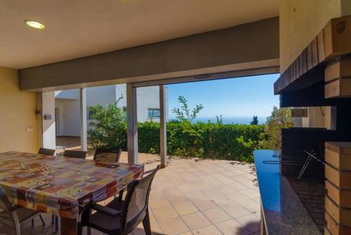 Lloret de Mar Villa Sleeps 10 Pool Wifi