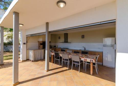Lloret de Mar Villa Sleeps 10 Pool Wifi