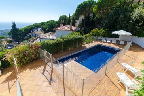 Lloret de Mar Villa Sleeps 10 Pool Wifi