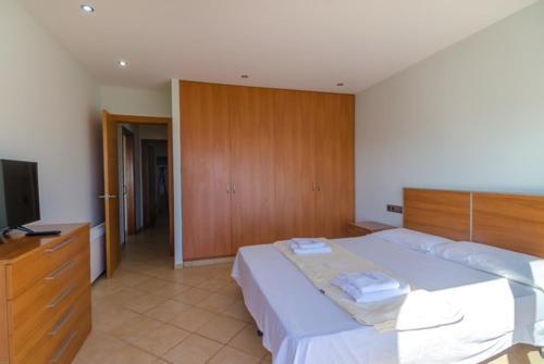 Lloret de Mar Villa Sleeps 10 Pool Wifi