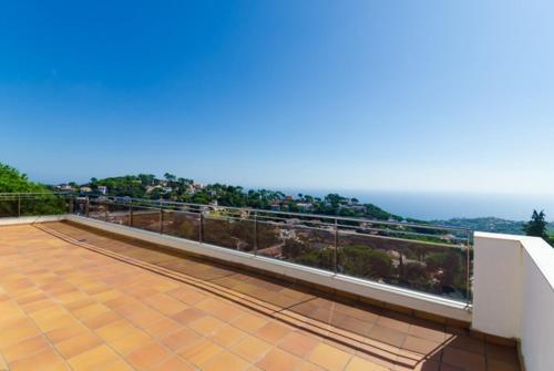 Lloret de Mar Villa Sleeps 10 Pool Wifi