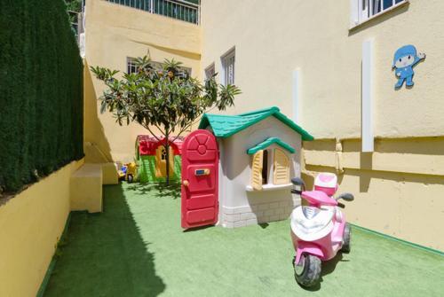Lloret de Mar Villa Sleeps 18 Pool Wifi
