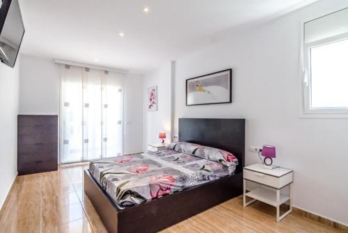 Lloret de Mar Villa Sleeps 18 Pool Wifi