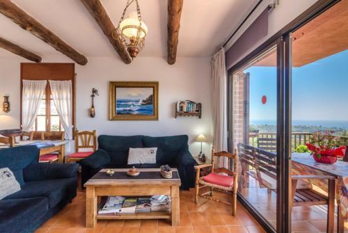 Lloret de Mar Villa Sleeps 8 Pool Wifi