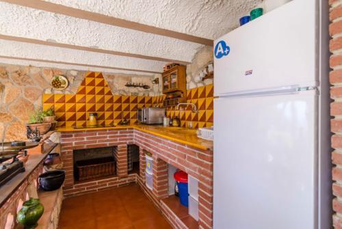 Lloret de Mar Villa Sleeps 8 Pool Wifi