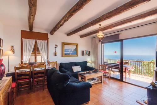Lloret de Mar Villa Sleeps 8 Pool Wifi