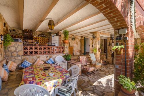 Lloret de Mar Villa Sleeps 8 Pool Wifi