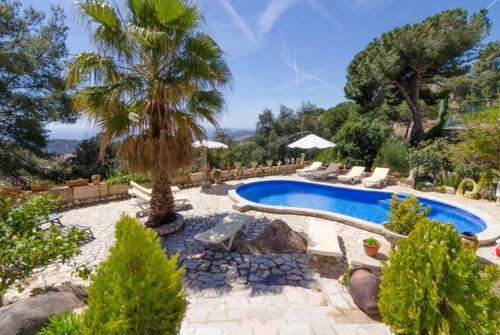 Lloret de Mar Villa Sleeps 8 Pool Wifi