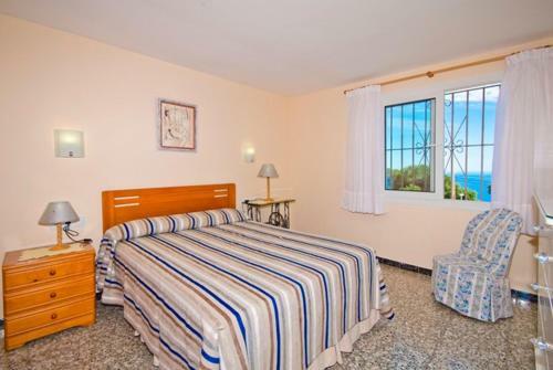 Lloret de Mar Villa Sleeps 6 Pool Wifi
