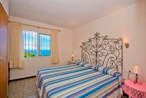 Lloret de Mar Villa Sleeps 6 Pool Wifi