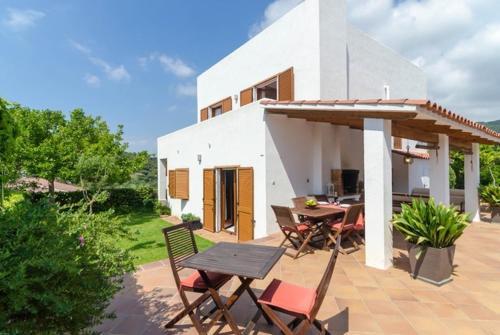 Lloret de Mar Villa Sleeps 8 Pool Wifi