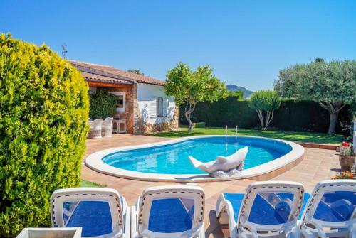 Lloret de Mar Villa Sleeps 6 Pool Wifi