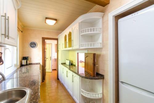 Lloret de Mar Villa Sleeps 6 Pool Wifi