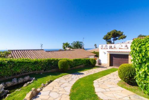 Lloret de Mar Villa Sleeps 6 Pool Wifi