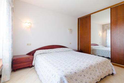Lloret de Mar Villa Sleeps 6 Pool Wifi