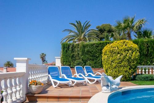 Lloret de Mar Villa Sleeps 6 Pool Wifi