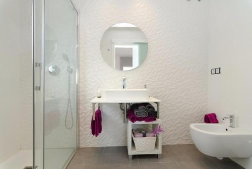 Lloret de Mar Villa Sleeps 9 Pool Wifi