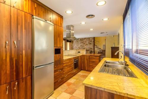 Lloret de Mar Villa Sleeps 7 Pool Air Con Wifi