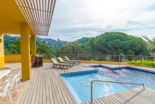 Lloret de Mar Villa Sleeps 7 Pool Air Con Wifi