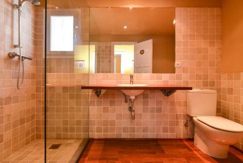 Lloret de Mar Villa Sleeps 6 Pool Wifi
