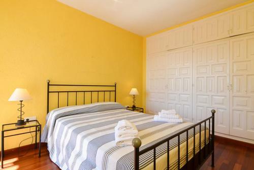 Lloret de Mar Villa Sleeps 6 Pool Wifi