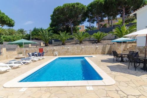 Lloret de Mar Villa Sleeps 10 Pool Air Con Wifi