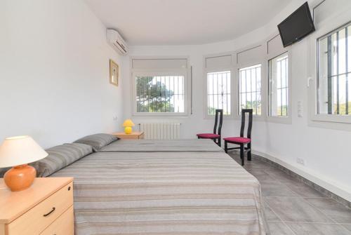 Lloret de Mar Villa Sleeps 10 Pool Air Con Wifi