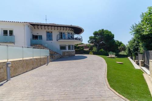 Lloret de Mar Villa Sleeps 10 Pool Air Con Wifi