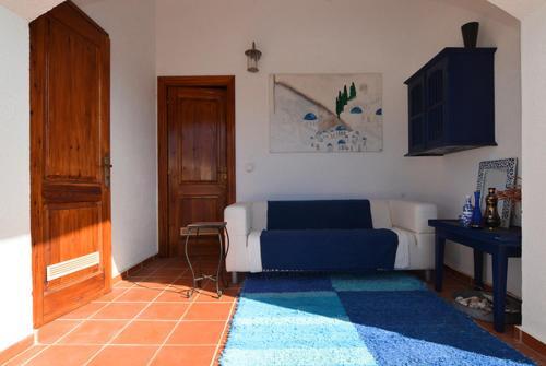 Lloret de Mar Villa Sleeps 6 Pool Wifi