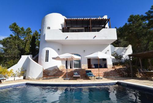 Lloret de Mar Villa Sleeps 6 Pool Wifi