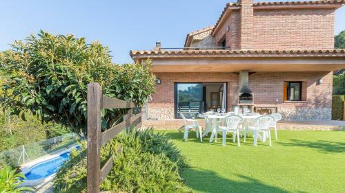 Lloret De Mar Villa Sleeps 8