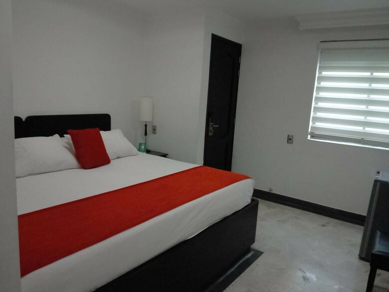 Hotel Calasanz Real