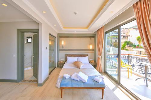 Kalkan Villa Sleeps 6 Pool Air Con Wifi