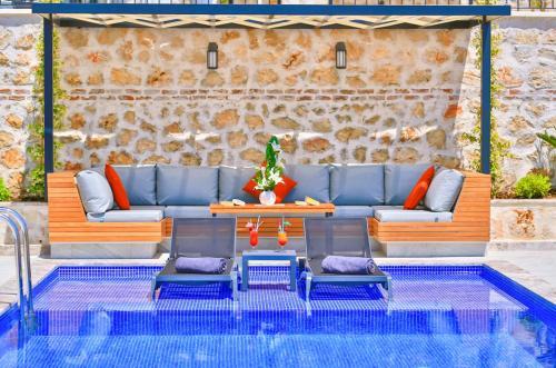Kalkan Villa Sleeps 6 Pool Air Con Wifi