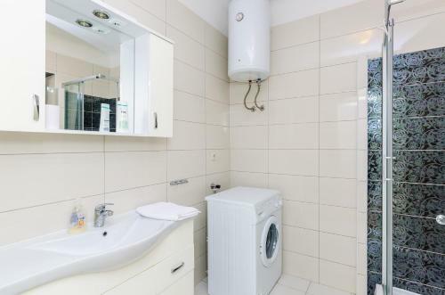 Apartment M