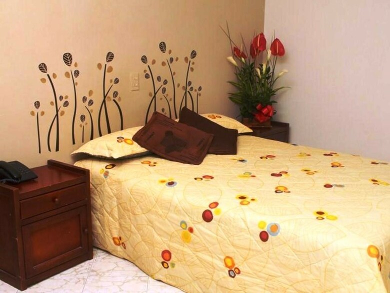 Hotel Imperio 70