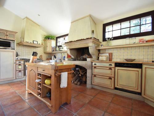 Luxury Villa In Preixan With A View Of Carcassonne