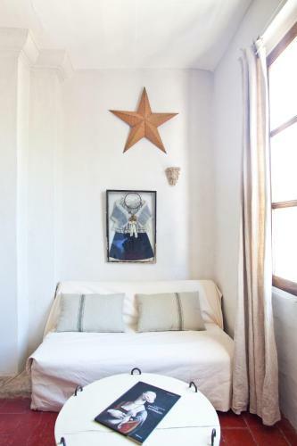 Hostal Hotel Des Colonnes-maison D'h�tes Depuis 2009