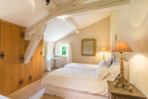 Vieux-mareuil Villa Sleeps 12 Pool Wifi