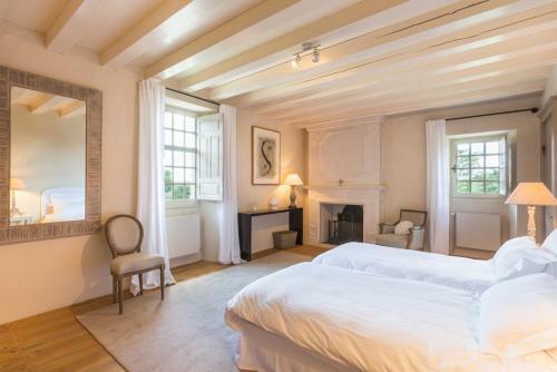 Vieux-mareuil Villa Sleeps 12 Pool Wifi