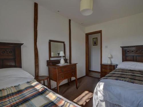 Stunning Cottage Set In Quiet Farmyard In Biddenden Countryside