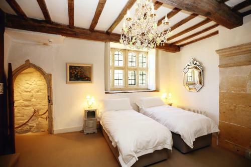 Temple Guiting Chateau Sleeps 10 Wifi