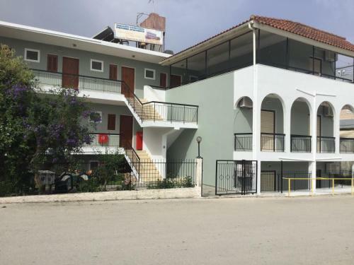 Thomas Apartments